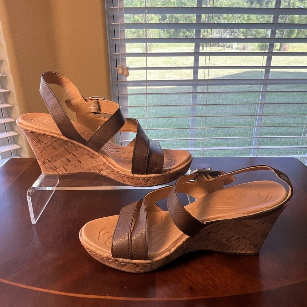 BOC Born Concept Chocolate Brown Strappy Wedge Sandals Womens 10M Z13723 Boho